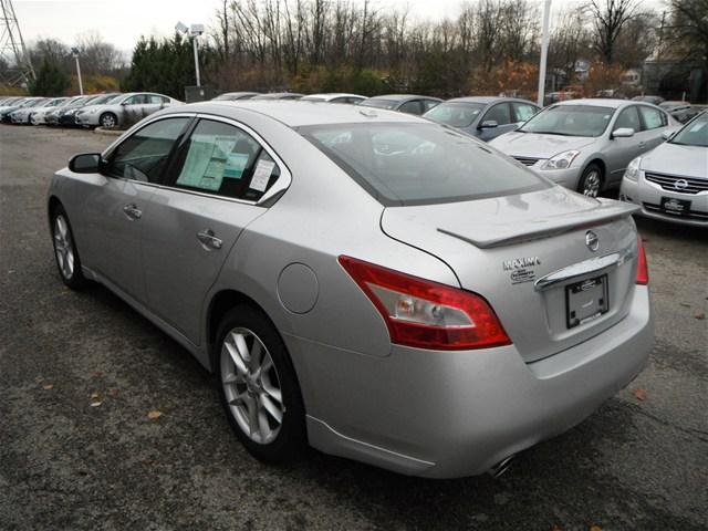 Nissan Maxima 2011 photo 4