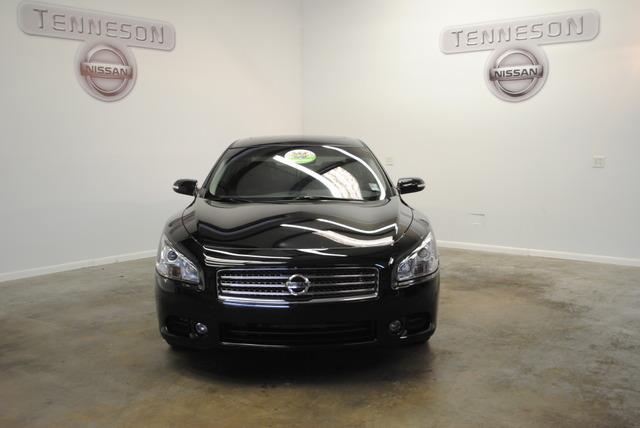 Nissan Maxima 2011 photo 2