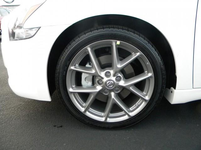 Nissan Maxima 2011 photo 2