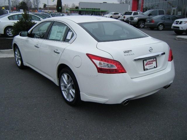 Nissan Maxima 2011 photo 4