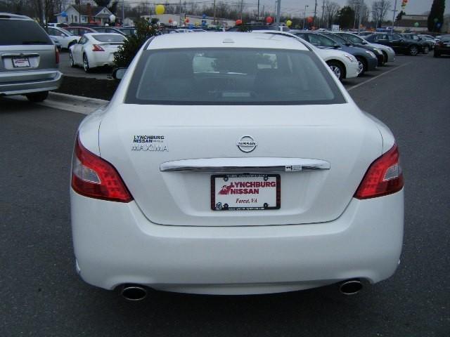 Nissan Maxima 2011 photo 5