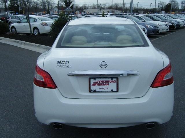 Nissan Maxima 2011 photo 5