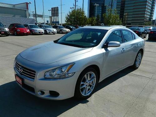 Nissan Maxima 2011 photo 1