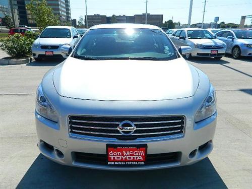 Nissan Maxima 2011 photo 2