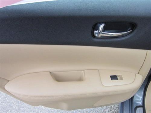 Nissan Maxima 2011 photo 1