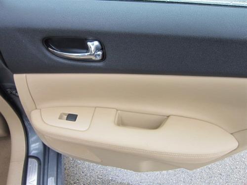 Nissan Maxima 2011 photo 2