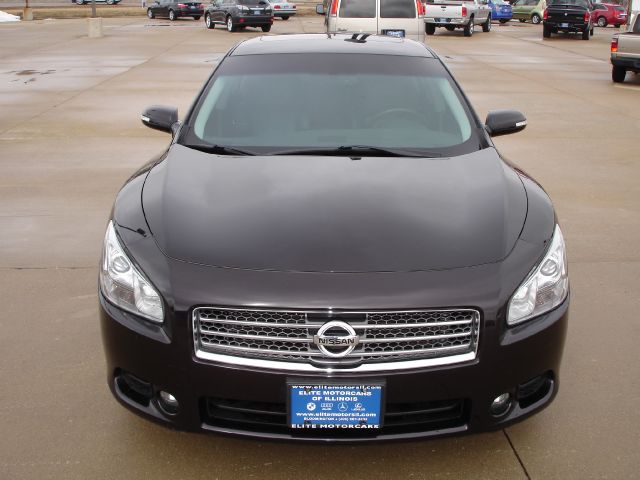 Nissan Maxima 2011 photo 1
