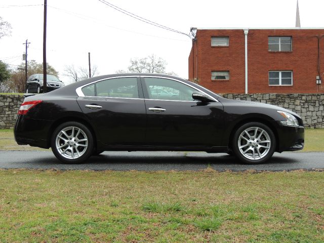 Nissan Maxima 2011 photo 2
