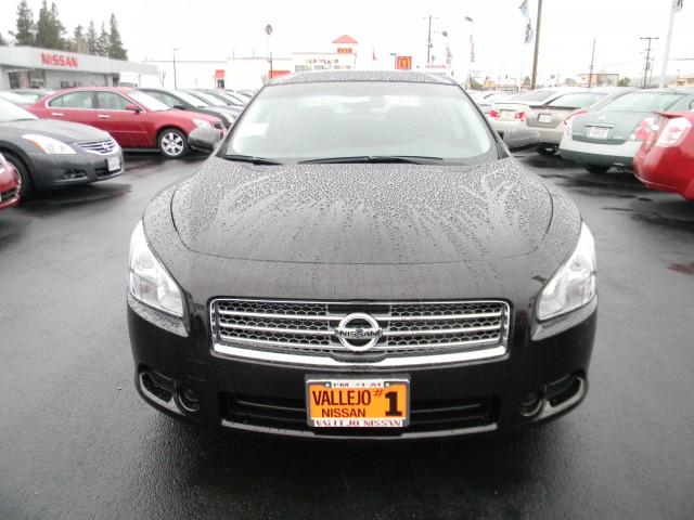 Nissan Maxima 2011 photo 1