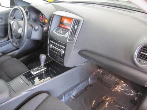 Nissan Maxima 2011 photo 1