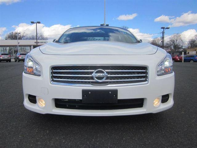 Nissan Maxima 2011 photo 1