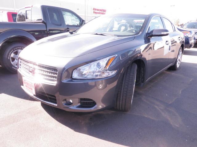 Nissan Maxima Regular Cab 4-wheel Drive Work Truck Sedan