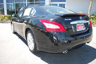 Nissan Maxima 2011 photo 1