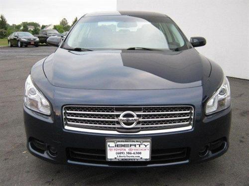 Nissan Maxima 2011 photo 1