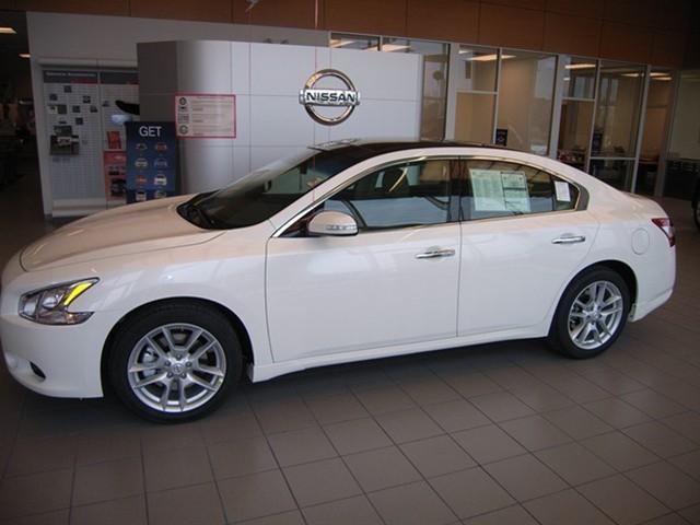 Nissan Maxima 2011 photo 1