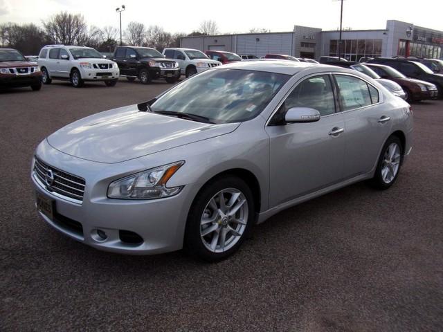 Nissan Maxima 2011 photo 2