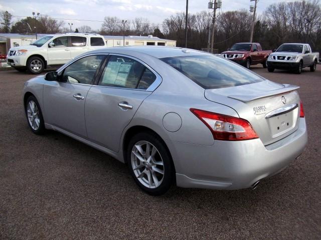 Nissan Maxima 2011 photo 4