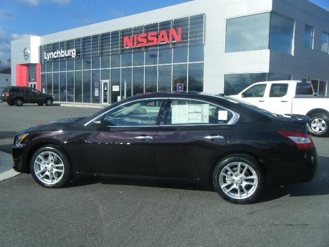 Nissan Maxima Ebony (19c) Sedan
