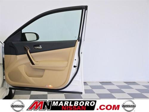 Nissan Maxima 2011 photo 5