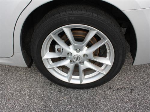 Nissan Maxima 2011 photo 2