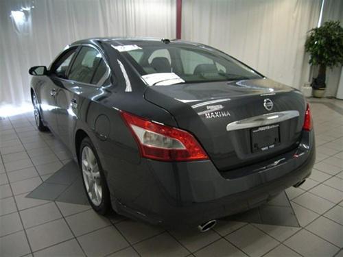 Nissan Maxima 2011 photo 1