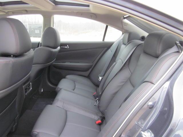 Nissan Maxima 5DR 4WD 15 Sedan