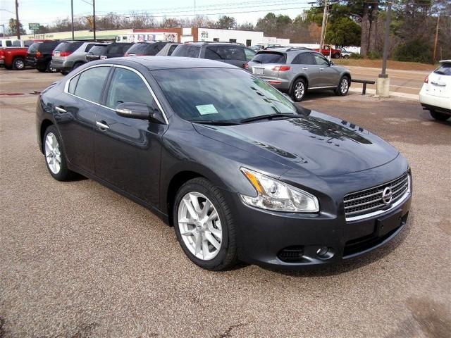 Nissan Maxima 2011 photo 1
