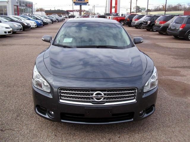 Nissan Maxima 2011 photo 2
