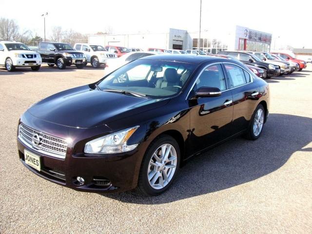 Nissan Maxima 2011 photo 2