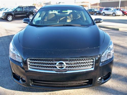 Nissan Maxima 2011 photo 1