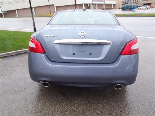 Nissan Maxima 2011 photo 1