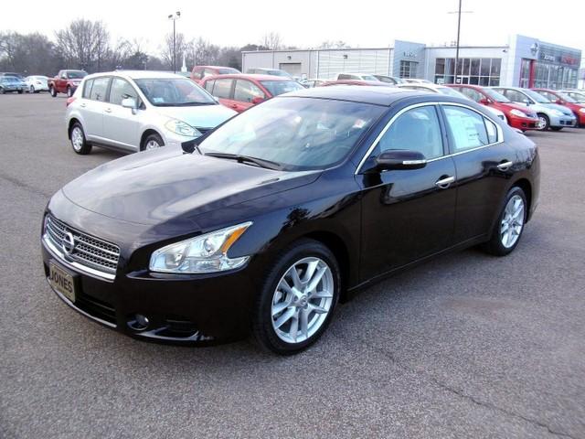 Nissan Maxima 2011 photo 2