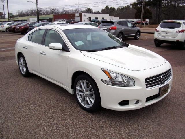 Nissan Maxima 2011 photo 1