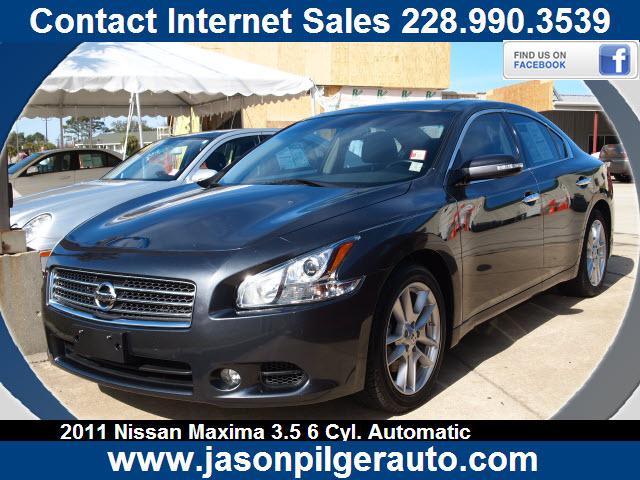 Nissan Maxima ST Pickup 4D 5 1/2 Ft Sedan