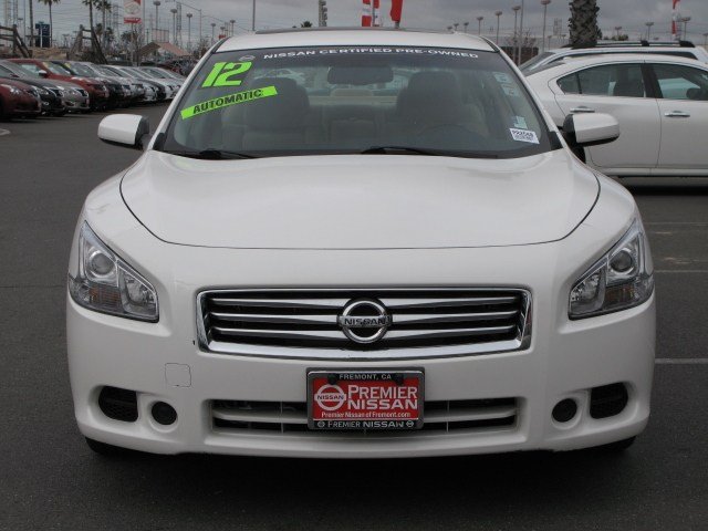 Nissan Maxima 2012 photo 1