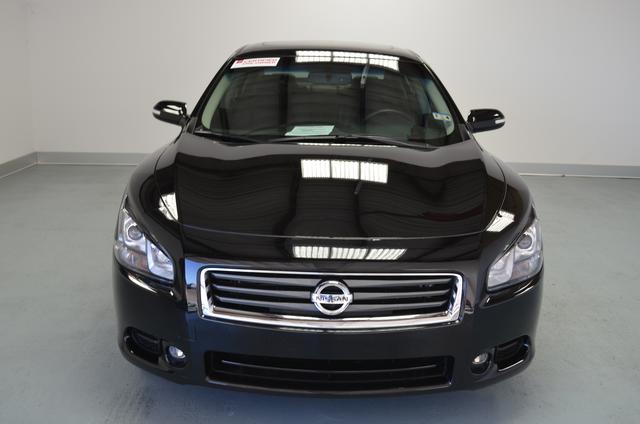 Nissan Maxima 2012 photo 2