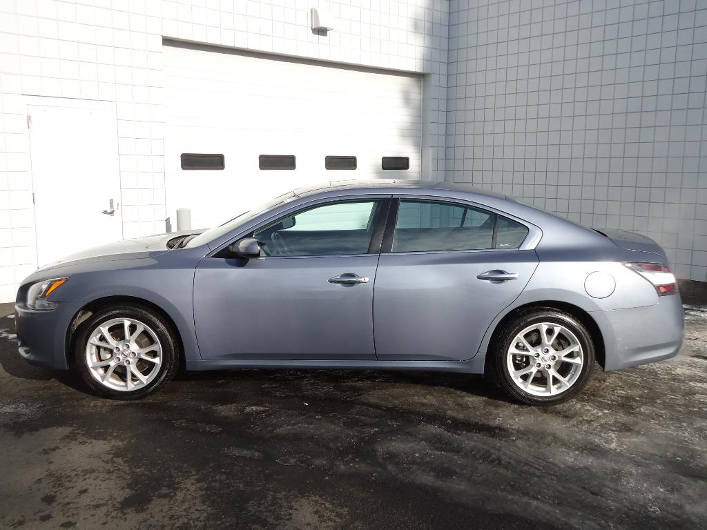 Nissan Maxima 2012 photo 1