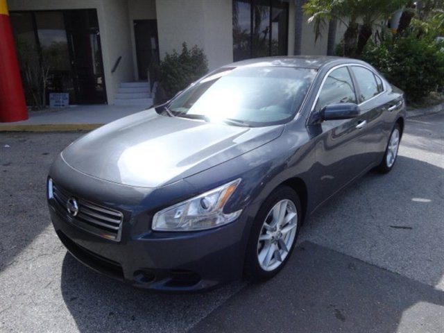 Nissan Maxima Regular Cab 4-wheel Drive Work Truck Unspecified