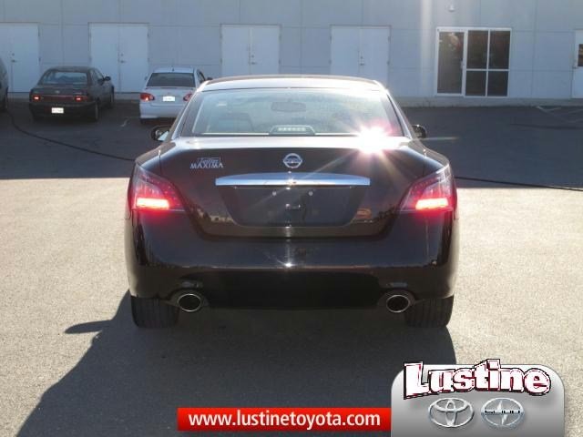 Nissan Maxima 2012 photo 4
