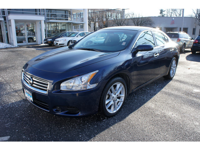 Nissan Maxima 2012 photo 1