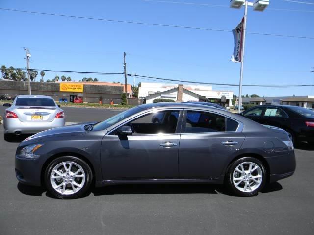 Nissan Maxima 2012 photo 1