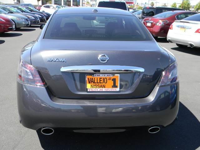 Nissan Maxima 2012 photo 4