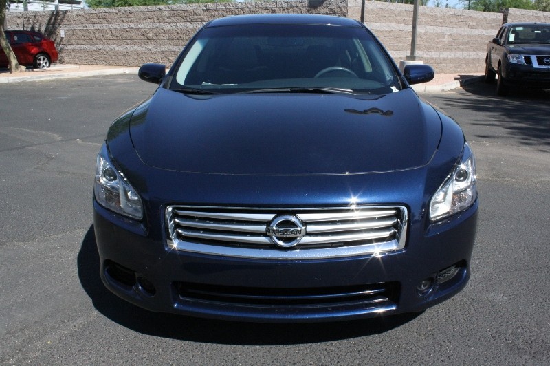 Nissan Maxima 2012 photo 1