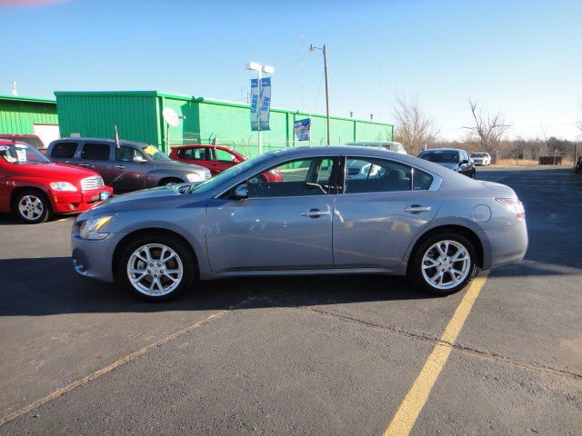 Nissan Maxima 2012 photo 1