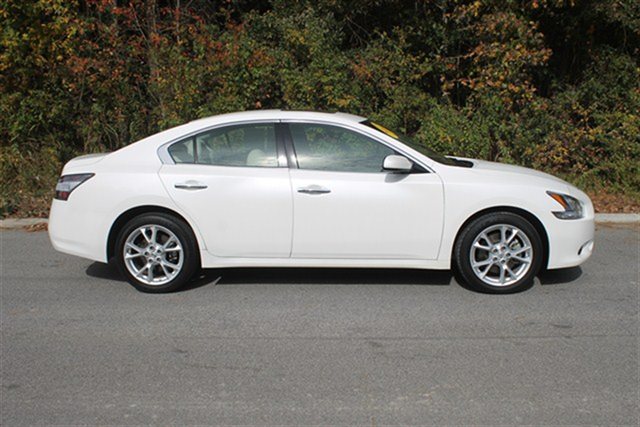 Nissan Maxima 2012 photo 1