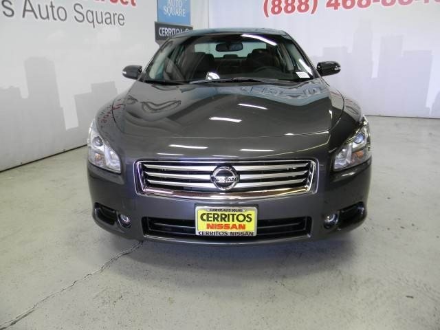 Nissan Maxima 2012 photo 1