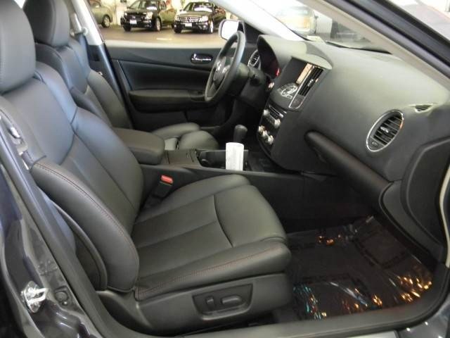 Nissan Maxima 2012 photo 4