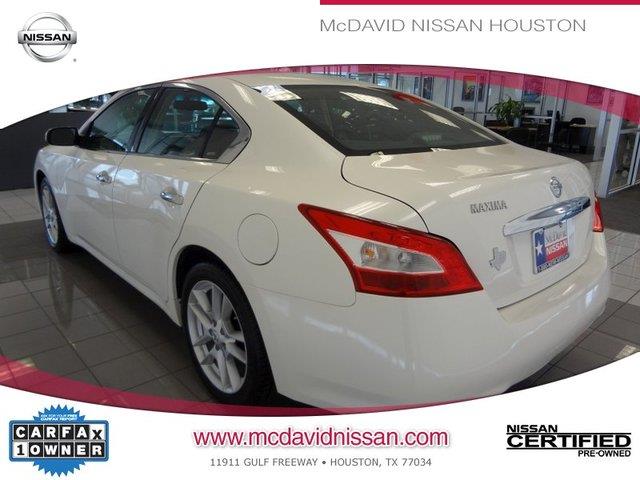 Nissan Maxima 2012 photo 1