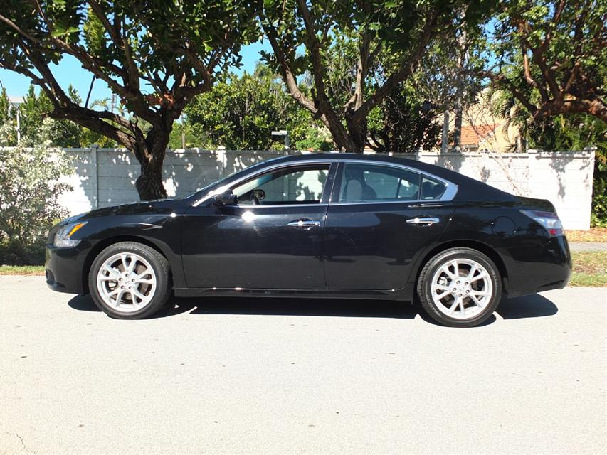 Nissan Maxima 2012 photo 1