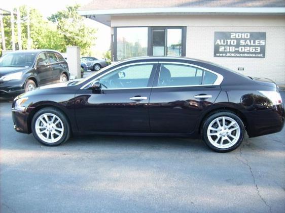 Nissan Maxima XR Sedan